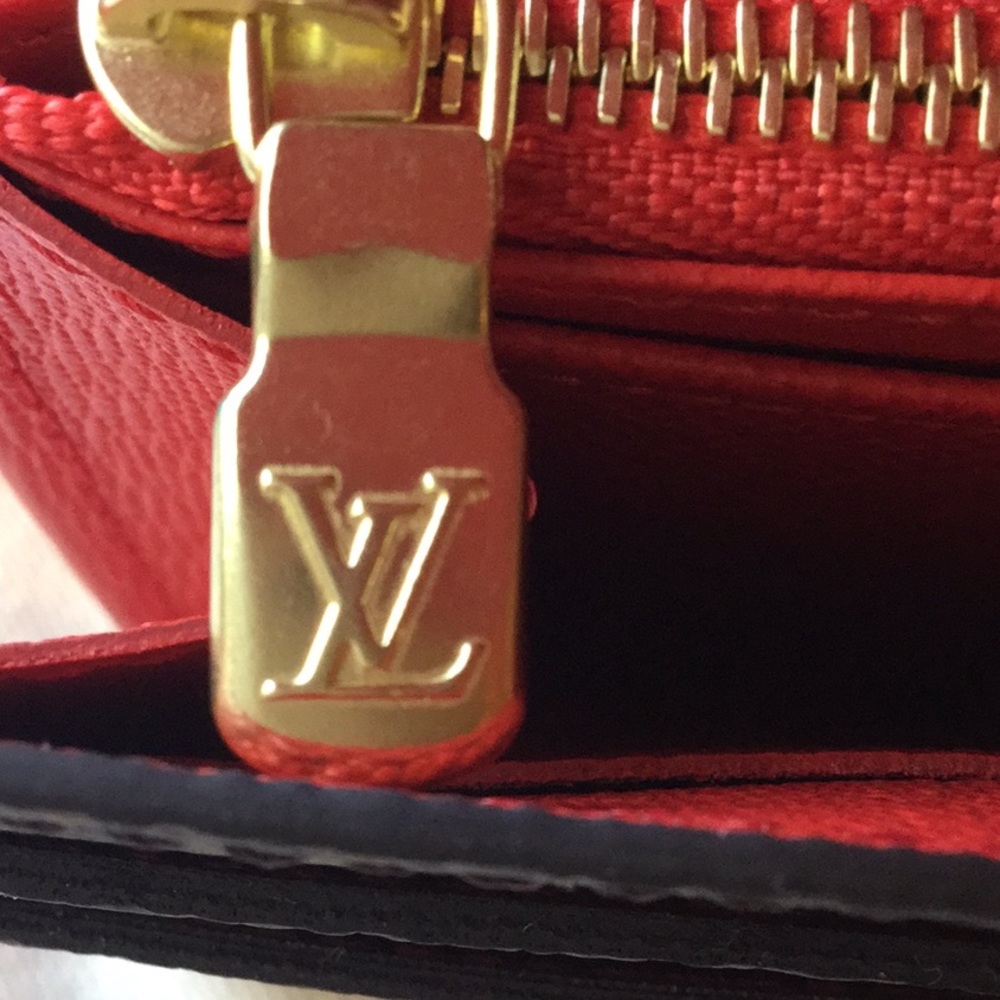 ⭐️LOUIS VUITTON SARAH WALLET ⭐️ NWT ⭐️ - Picture 7 of 16